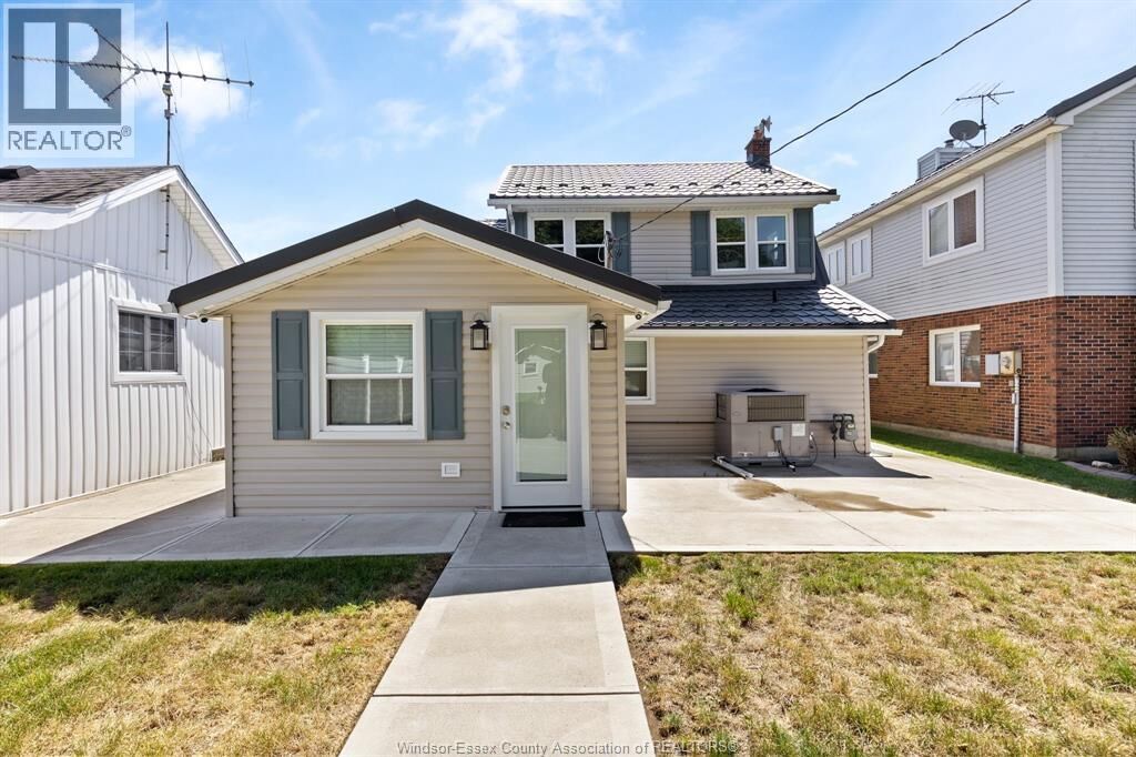 Property Photo:  853 Lawrence Avenue  ON N0R 1G0 