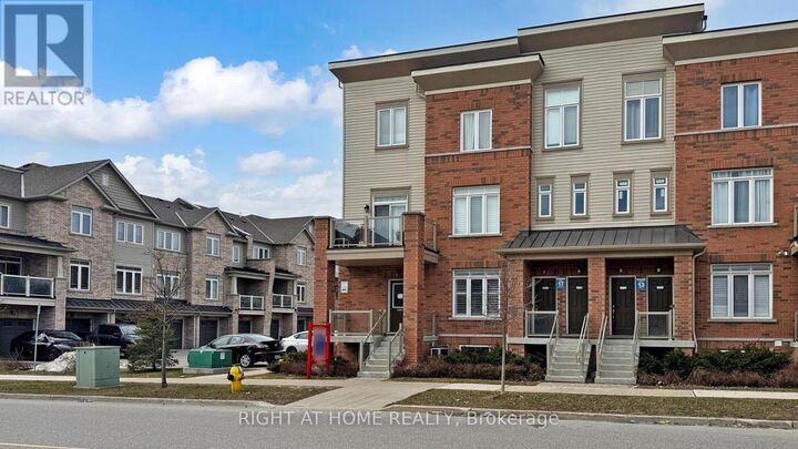Property Photo: 2710 William Jackson Drive East 16 ON L1X 0E6