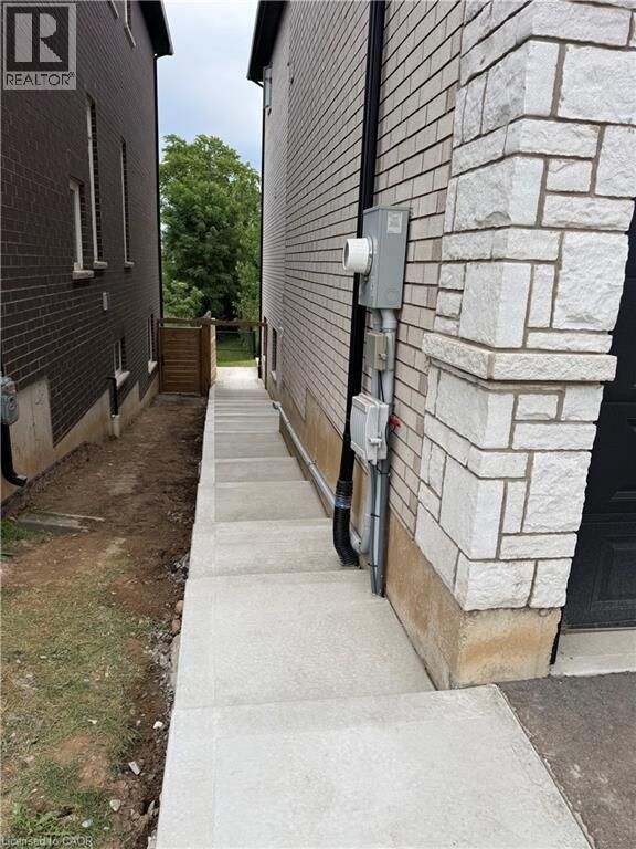 Property Photo:  27 Deerfield Lane  ON L9K 1R4 