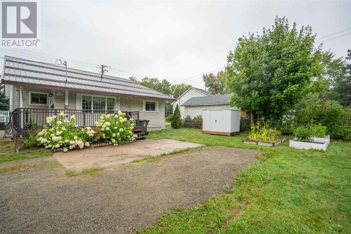 Property Photo:  219 Eastern Ave  ON P6A 4R5 