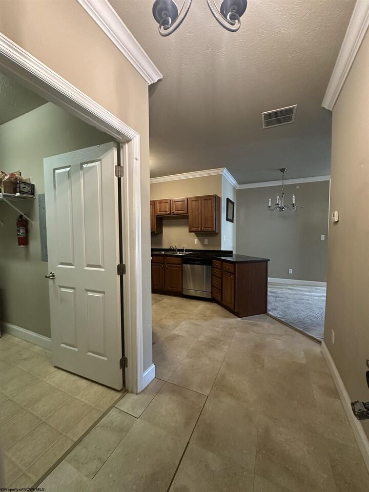 Property Photo: 2537 Suncrest Village WV 26505