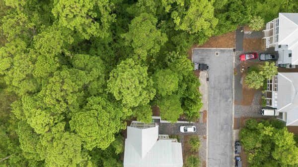 Property Photo: 123 Kristin Court FL 32459