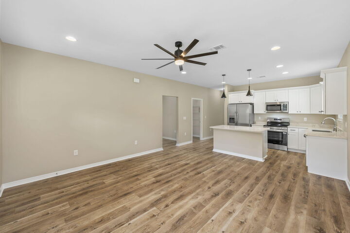 Property Photo:  607 Amos Street  FL 32539 