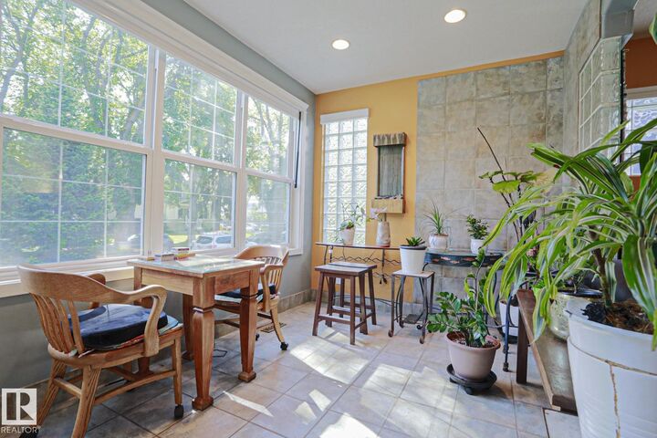 Property Photo:  10814 125 Street NW  AB T5M 0L4 