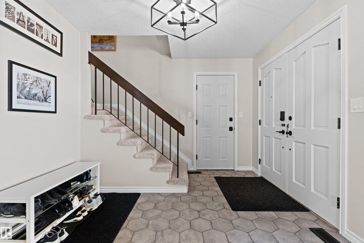 Property Photo:  11118 23A Avenue NW  AB T6J 4N9 