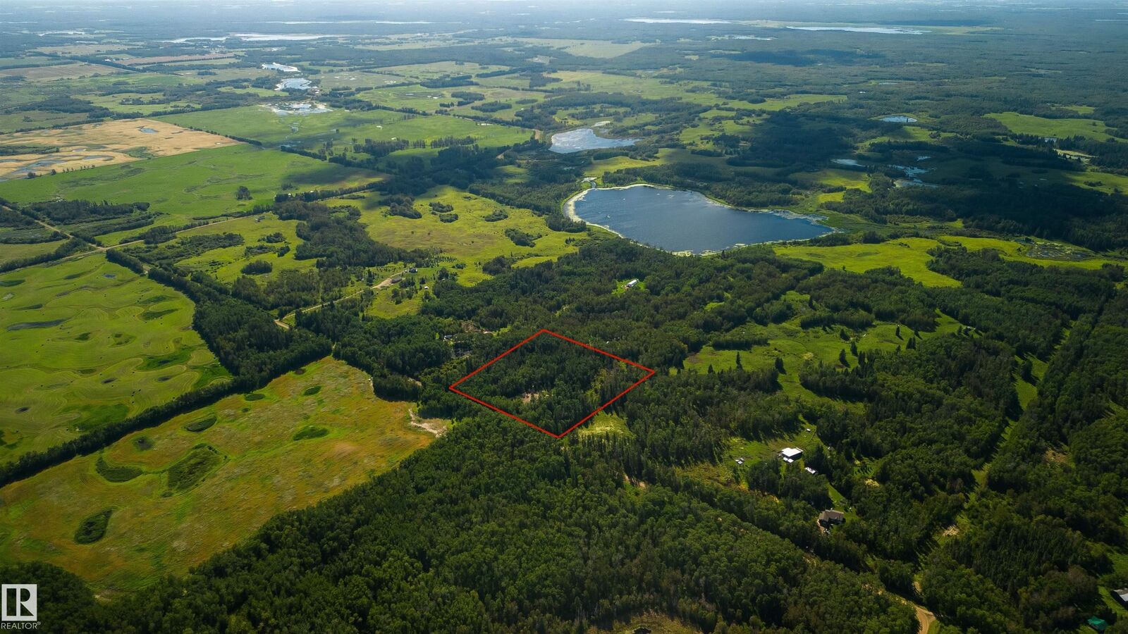 Property Photo:  535048 Range Road 194  AB T0B 0W0 