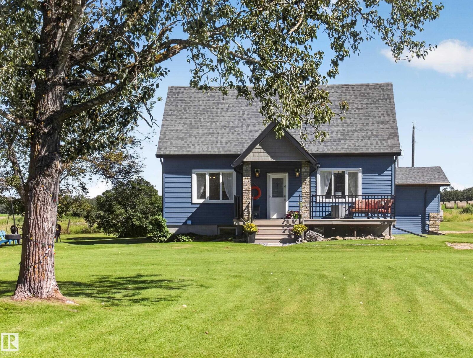 Property Photo:  54109A Range Road 34  AB T0E 0A1 