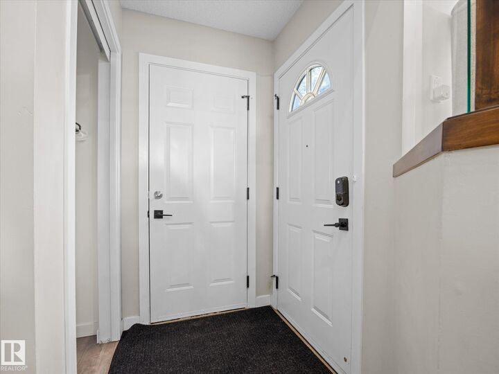 Property Photo:  10109 80 Street NW  AB T6A 3H9 