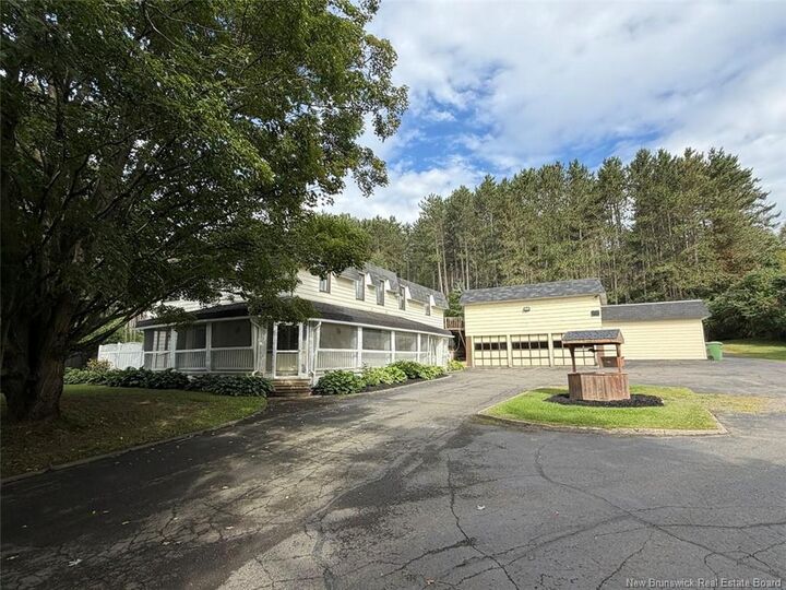 Property Photo:  2371 Commerciale Street  NB E7A 1B7 