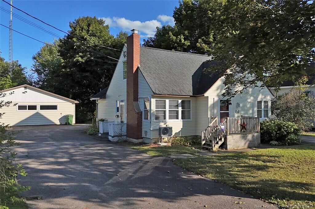 Property Photo:  242 Highland Avenue  NB E3A 2S6 