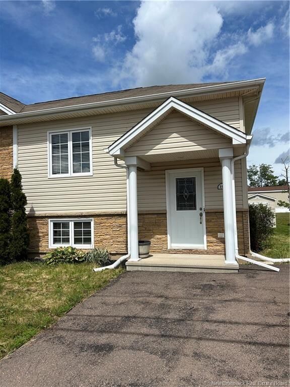 Property Photo:  106 Lakeburn Avenue  NB E1A 0Y7 