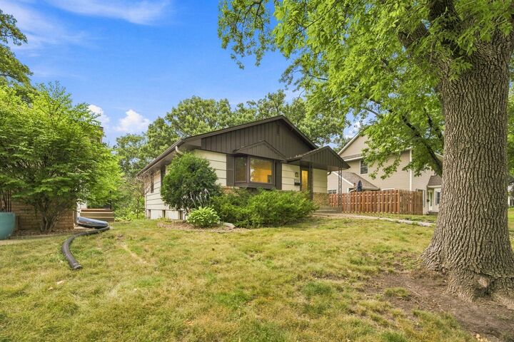 Property Photo:  7720 Edgebrook Drive  MN 55426 