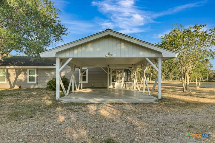 Property Photo:  351 Sulphur Estates Rd  TX 77905 