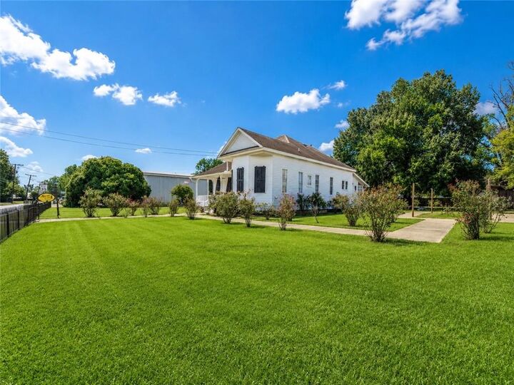 Property Photo:  232 Mark Street  LA 71351 