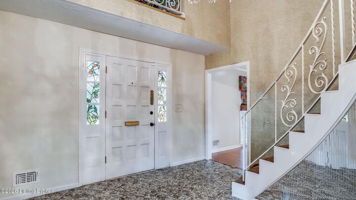 Property Photo: 5817 Prince William St KY 40207
