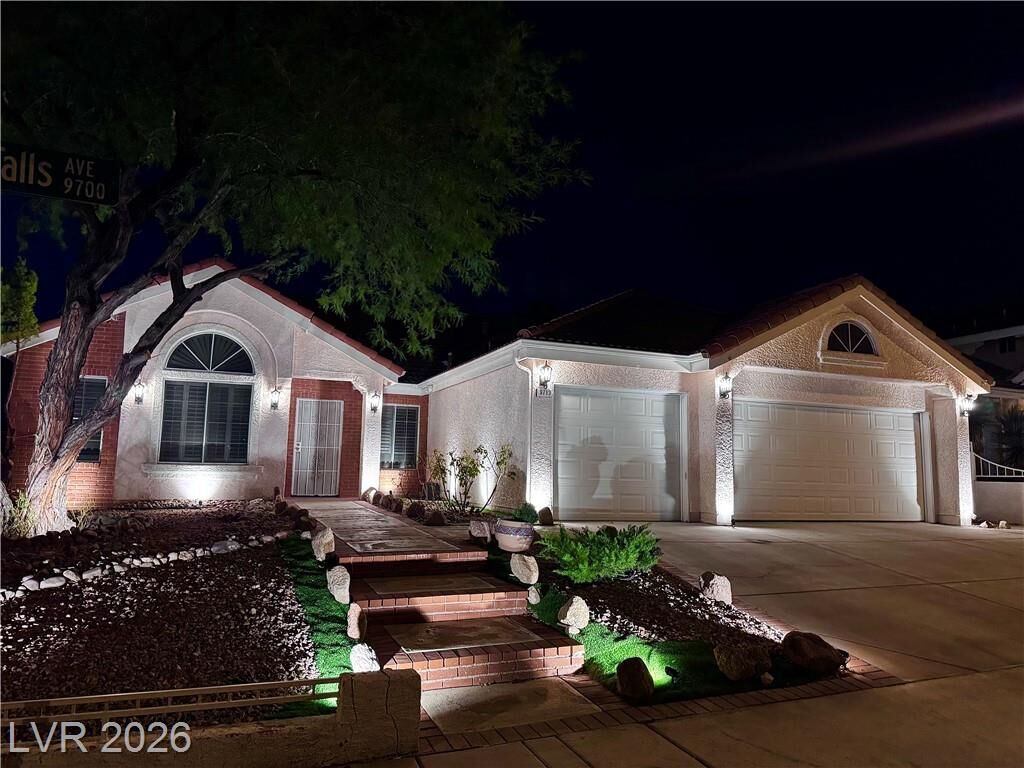 Property Photo: 9713 Cascade Falls Avenue NV 89117