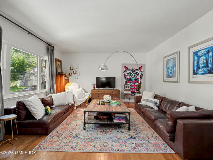 Property Photo:  1 Midbrook Lane  CT 06870 