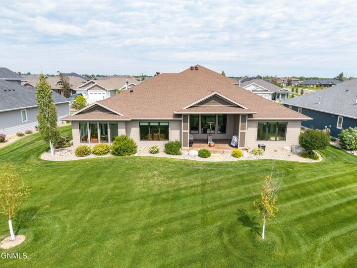 Property Photo: 1011 Reserve Lane ND 58503
