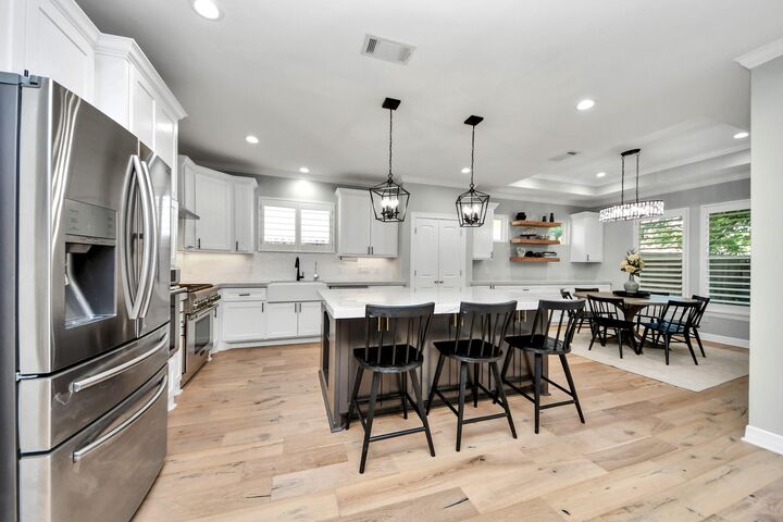 Property Photo: 1431 Martin Street TX 77018