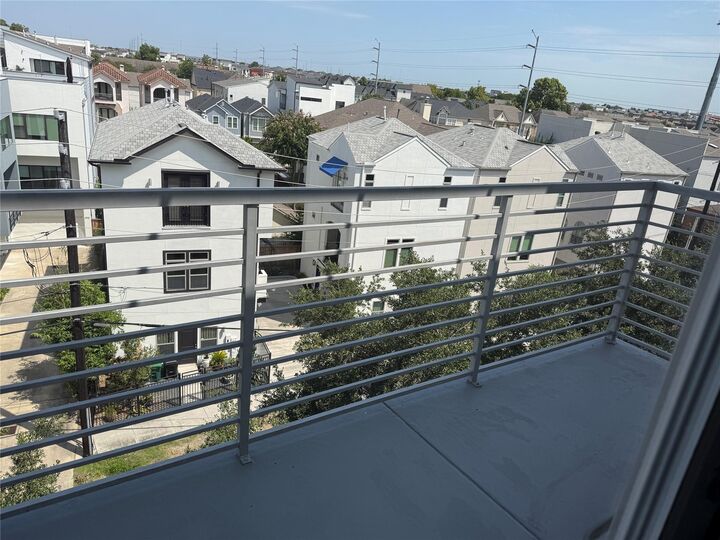 Property Photo: 505 Jackson Hill Street 409 TX 77007