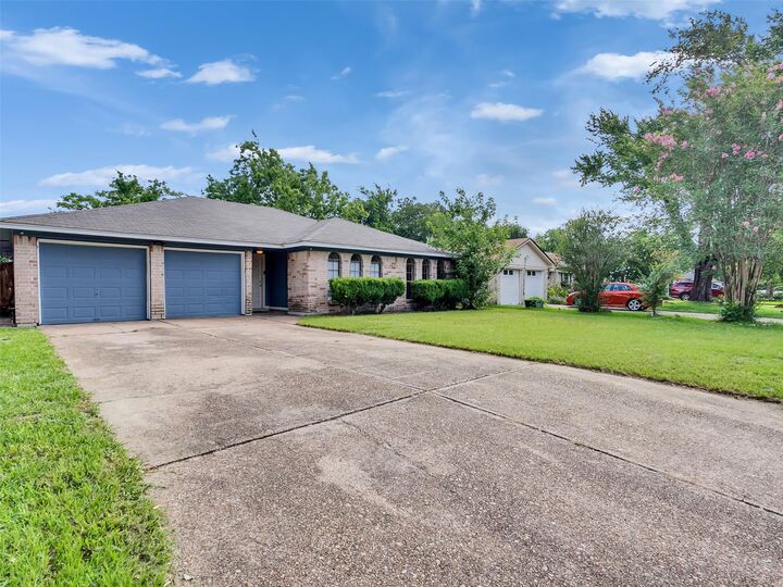 Property Photo: 18726 Wood Glen Lane TX 77084