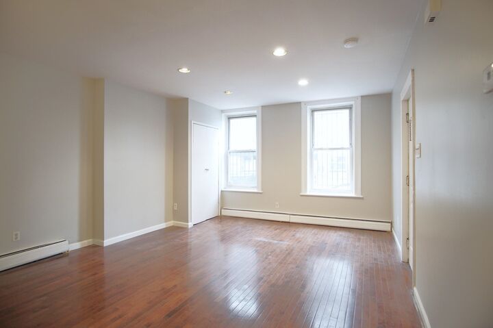 Property Photo: 354 Varick St 1 NJ 07302