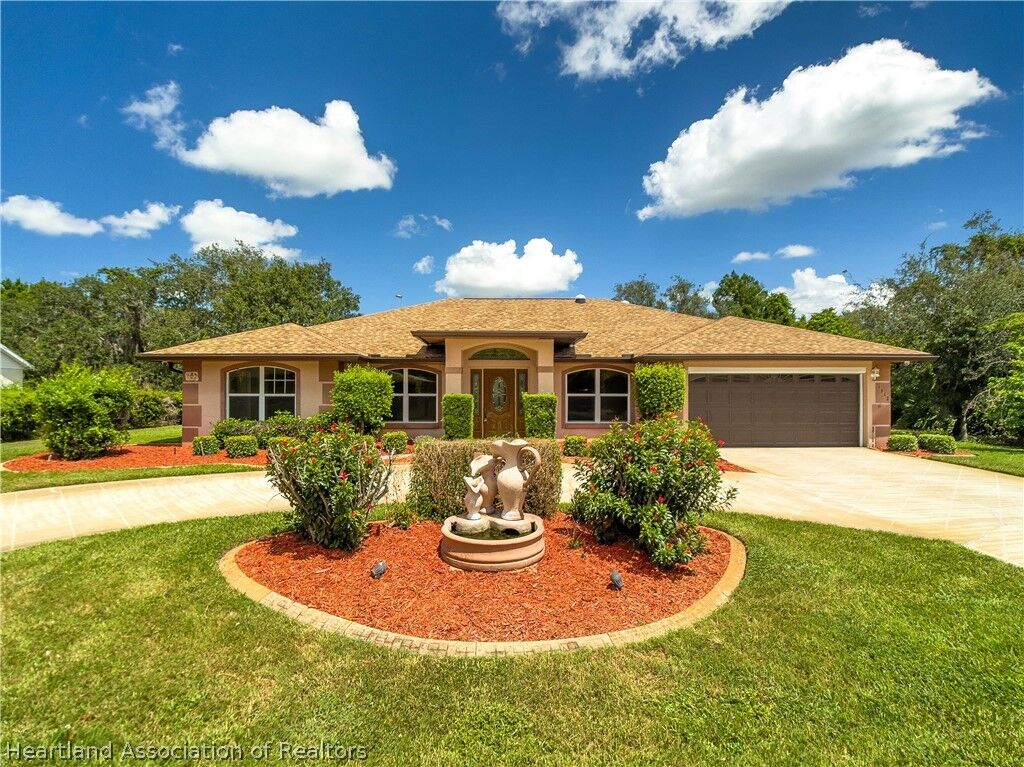 Property Photo:  4532 Vivian Drive  FL 33872 