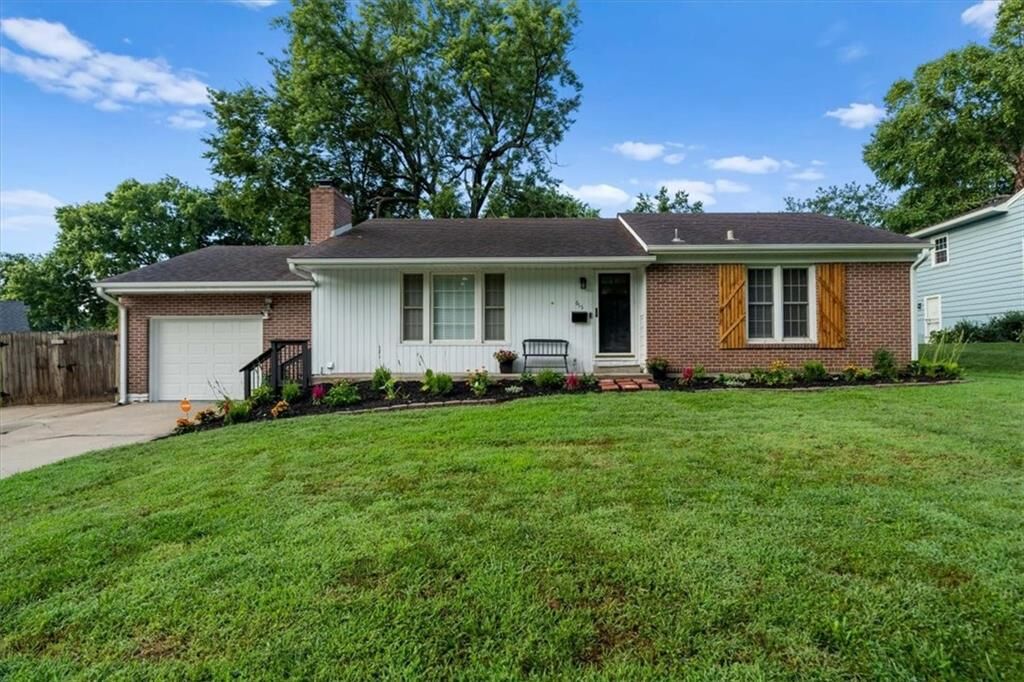 Property Photo: 615 Rankin Road MO 64055