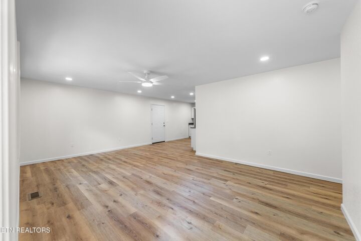 Property Photo: 410 W Hemlock St TN 37766