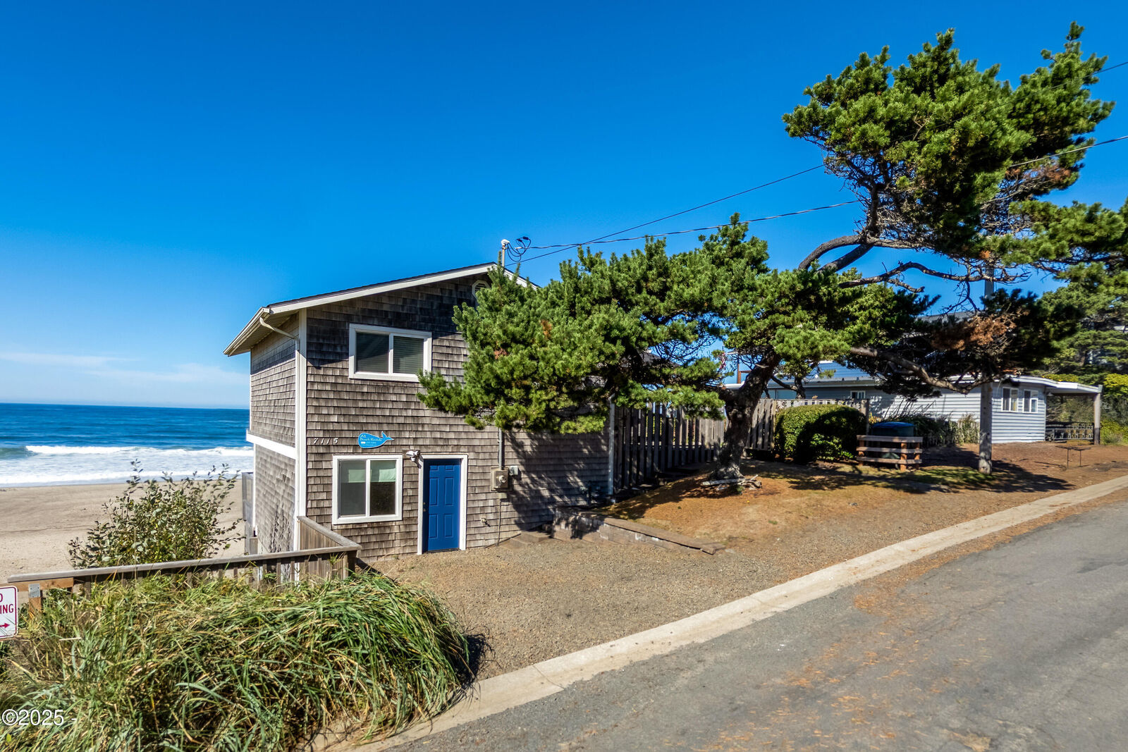 Property Photo: 7115 Neptune Avenue OR 97388