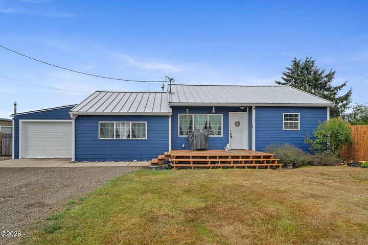 Property Photo:  6560 Long Prairie Road  OR 97141 