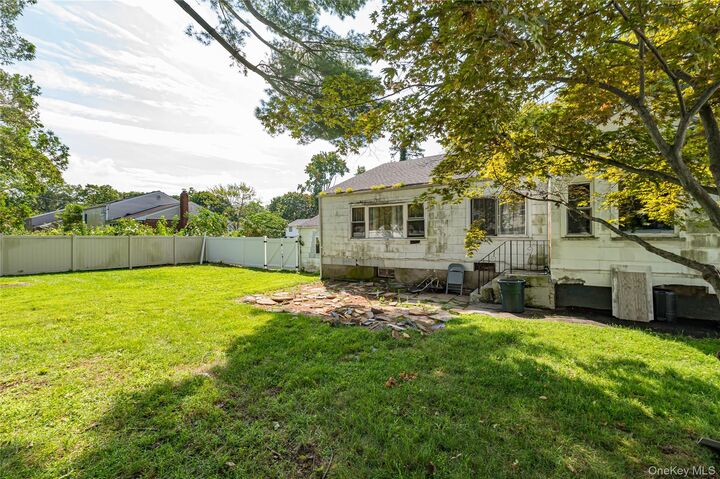 Property Photo:  19 South Lane  NY 11743 