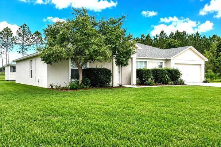 Property Photo: 18 Juniper Loop Drive FL 34480