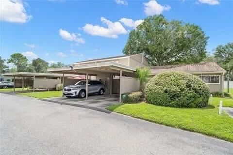 Property Photo:  8608 Lake Isle Drive  FL 33637 