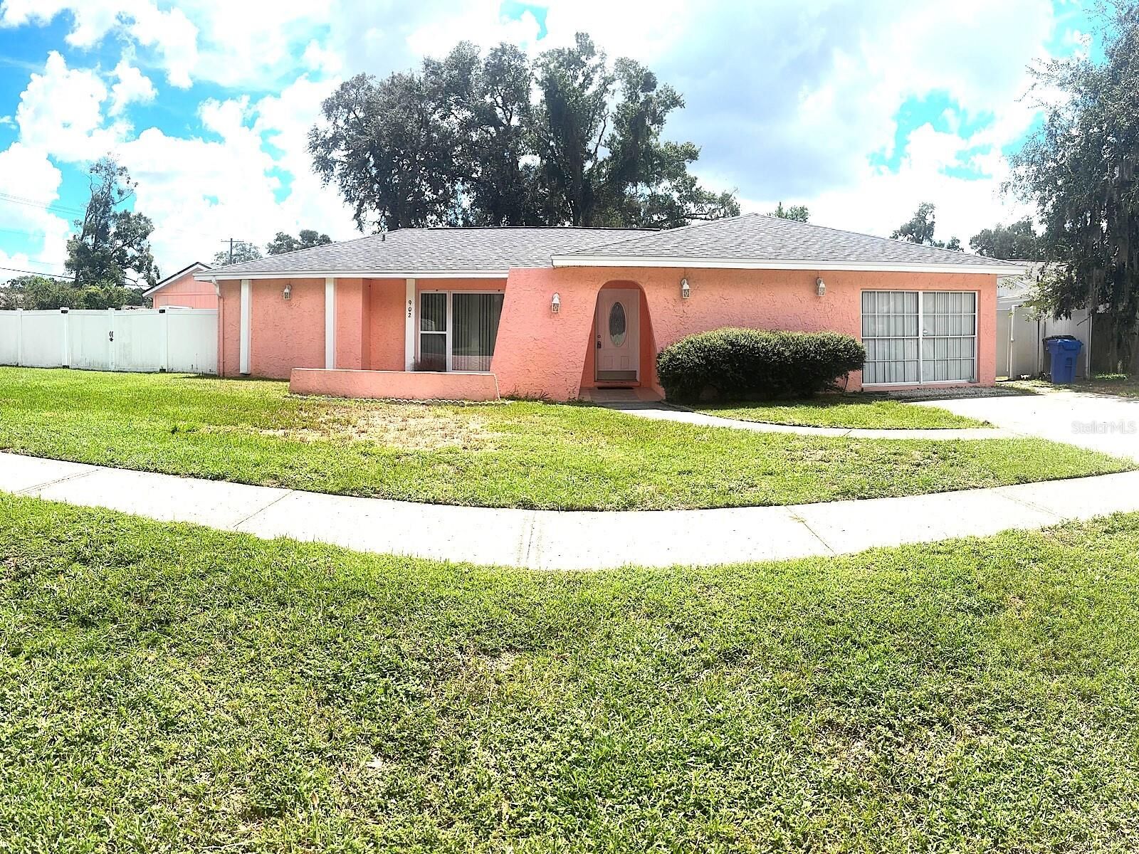 Property Photo:  902 Samy Drive  FL 33613 