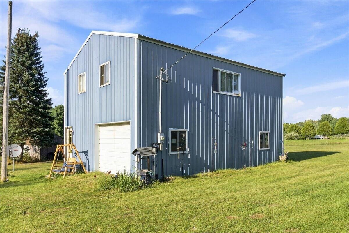 Property Photo: 3385 W 108th Street MI 49327-9757