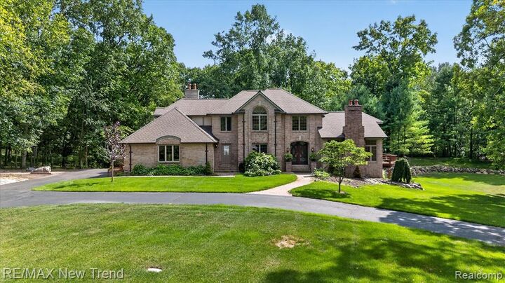 Property Photo:  561 Valley Drive  MI 48381 3381 