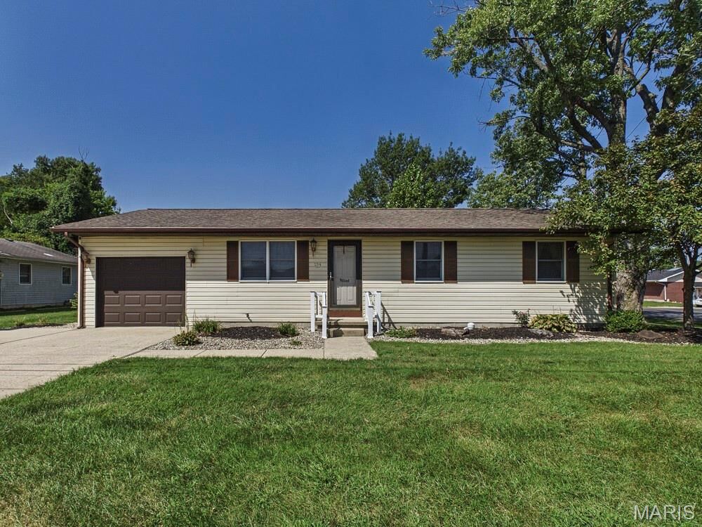 Property Photo:  134 Hampton Street  IL 62010 