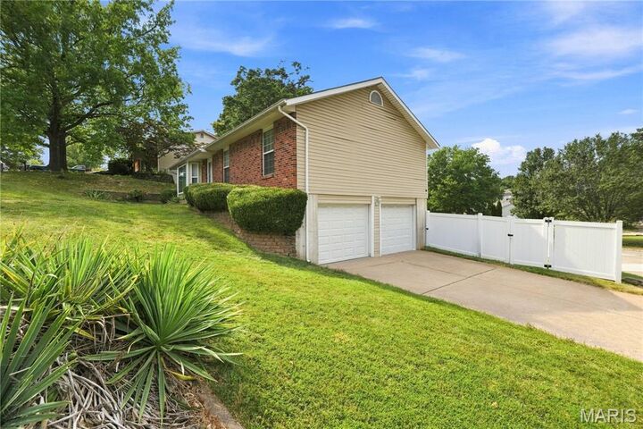 Property Photo:  2059 Del Rio Drive  MO 63010 