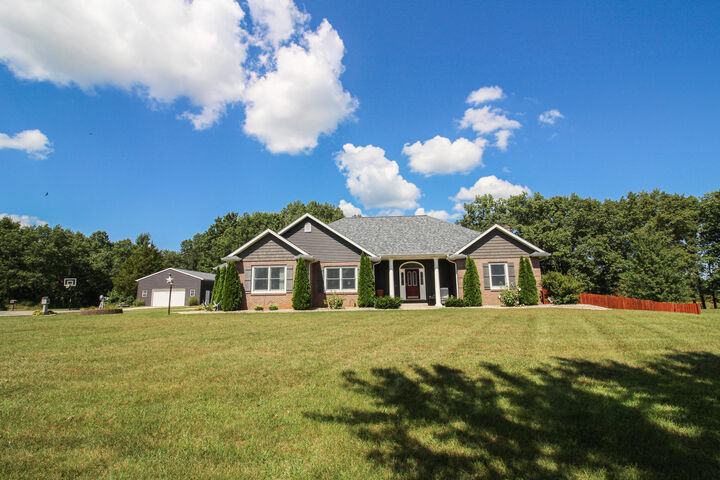 Property Photo:  17700 Brad Lane  MI 49093 