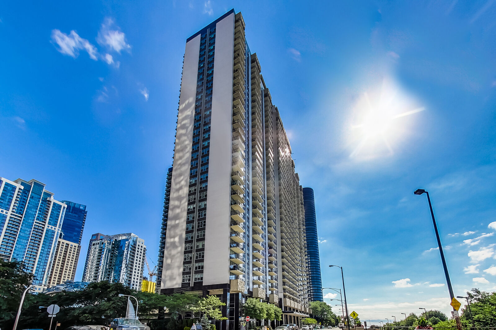Property Photo: 400 E Randolph Street 825 IL 60601