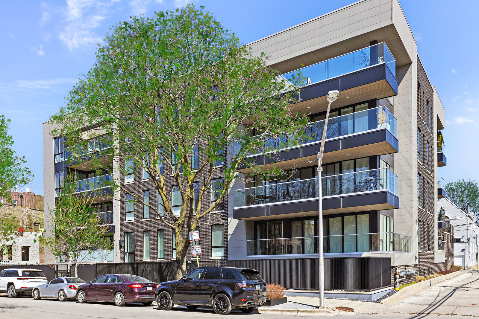 Property Photo:  1625 N Burling Street 304  IL 60614 
