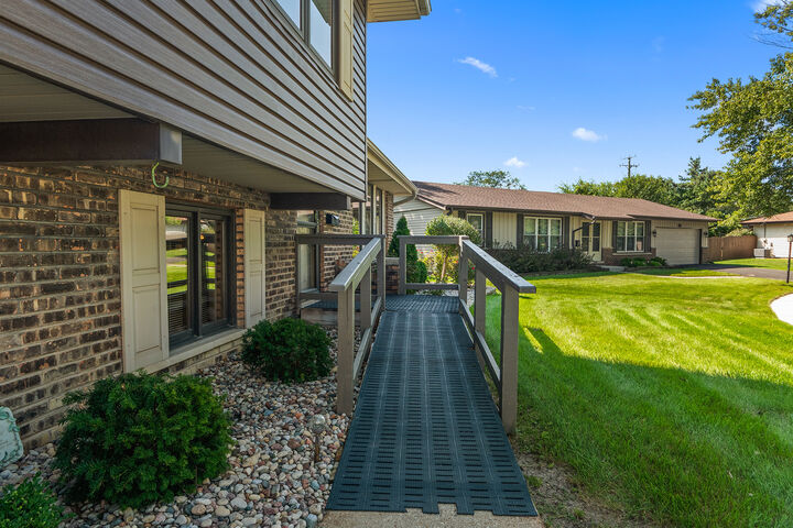 Property Photo:  15065 Avenida Del Este Street  IL 60462 