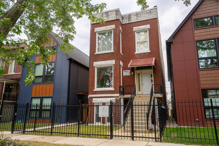 Property Photo:  6830 S Langley Avenue  IL 60637 