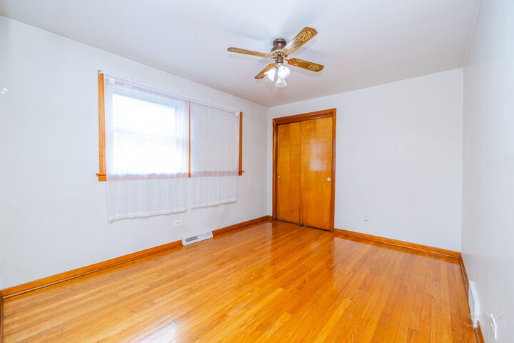 Property Photo: 6023 S Parkside Avenue IL 60638