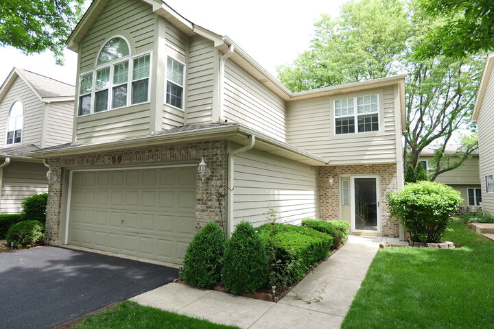 Property Photo: 99 Townsend Circle IL 60565