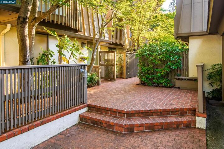 Property Photo: 917 Hough Ave 9 CA 94549
