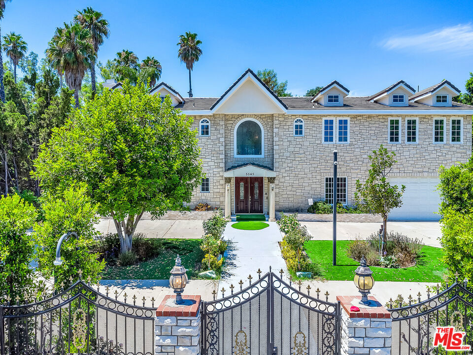 Property Photo:  5545 Aura Avenue  CA 91356 