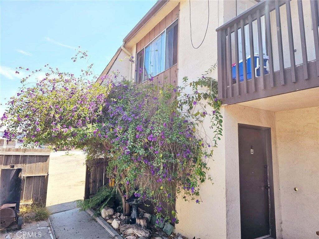 Property Photo:  956 S 13th  CA 93433 