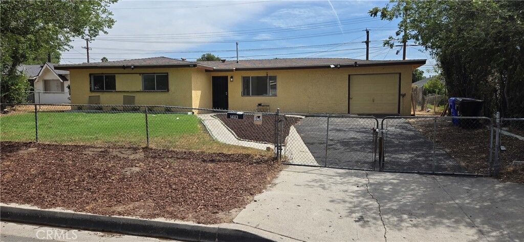 Property Photo: 1483 Arizona CA 92411